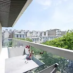Nice Bright Apartment With Balcony In Paris