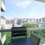 Nice Bright Apartment With Balcony In Paris