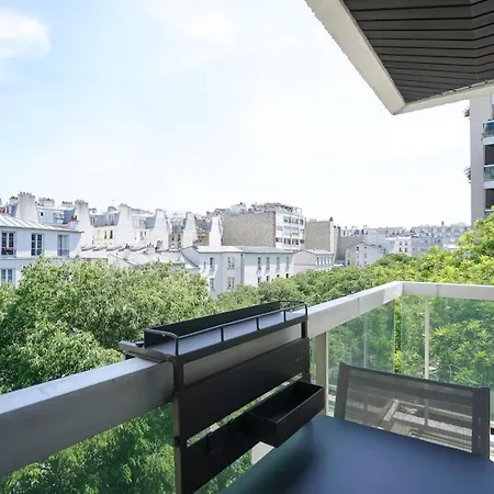 Appartamento Nice Bright Apartment With Balcony In Paris