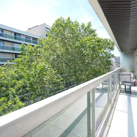 Nice Bright Apartment With Balcony In Paris Parigi